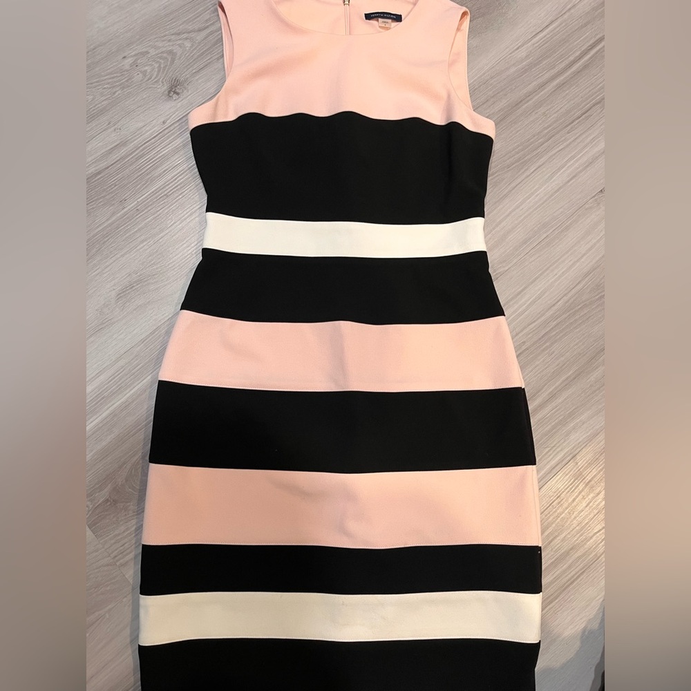 TOMMY HILFIGER Elegant Black and Pink Striped Dress - Picture 7 of 11